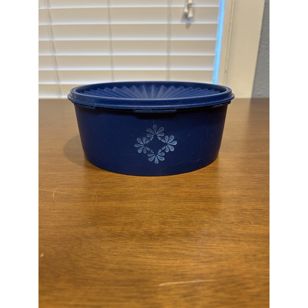 Vtg Tupperware Servalier Blue Round Container 1204-13 w/ Starburst Lid #1203-10